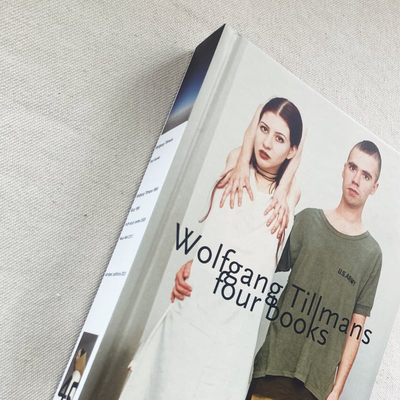 WOLFGANG TILLMANS FOUR BOOKS [45TH EDITION] | 曲線