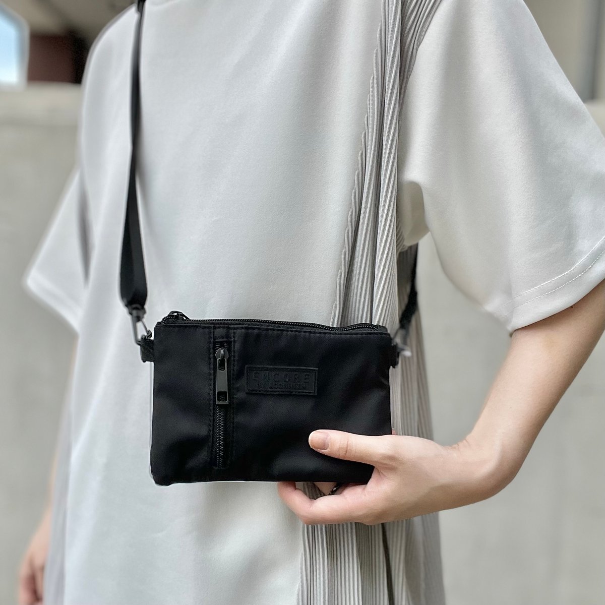 撥水スマホミニショルダー YS18-0520 | VARG Giraffe larch