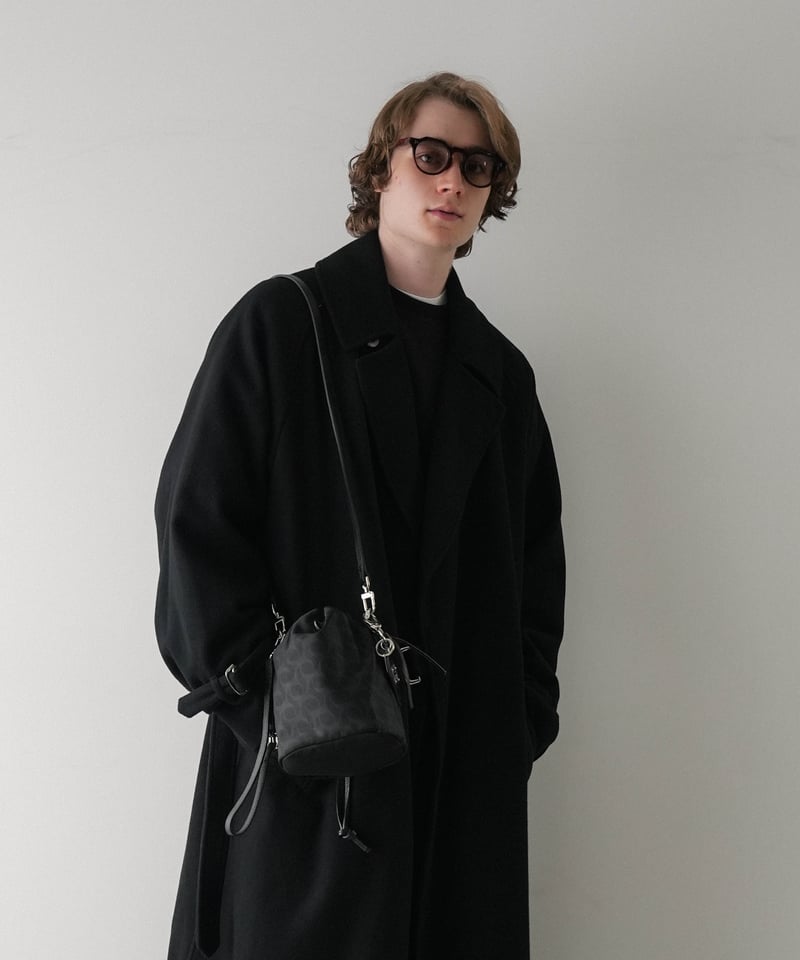 01 LUXURY MATERIAL DRAWSTRING BAG by LIMONTA |