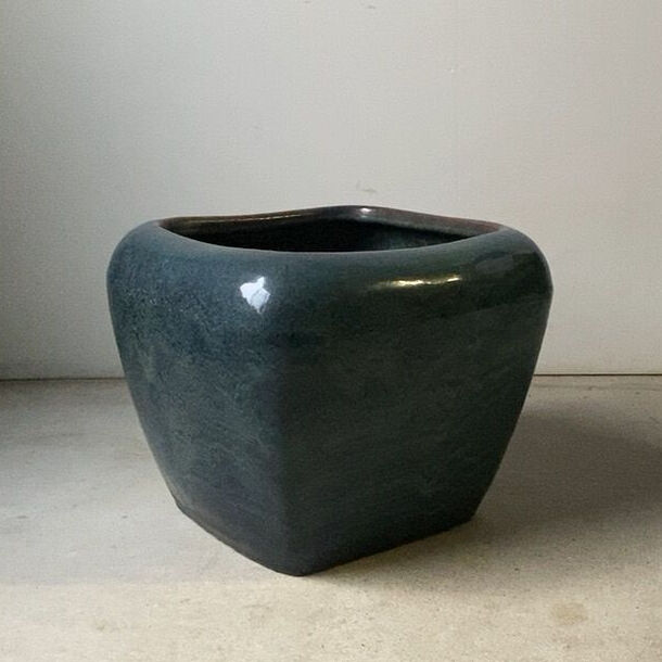 古い四角火鉢 最大幅45cm 海鼠(なまこ)釉 瑠璃釉 深海色 メダカ鉢 睡蓮