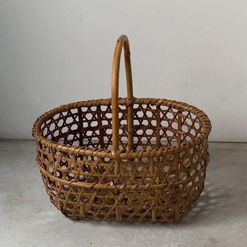 古い竹編みの市場籠 幅約40cm ワンハンドルの竹籠 綺麗にヤケた褐色の