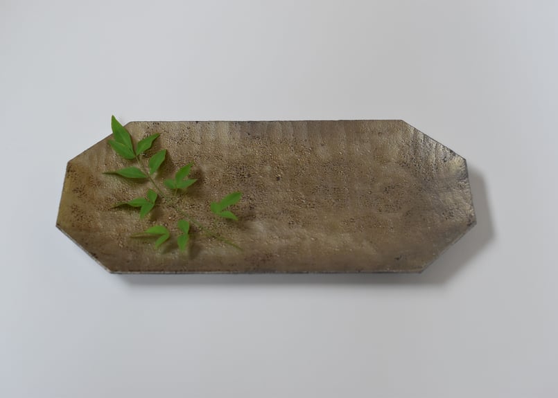 隅切一文字盆 蒔地漆 濃錫錆／田澤祐介 | うつわと暮らし 凛 ONLINE SHOP