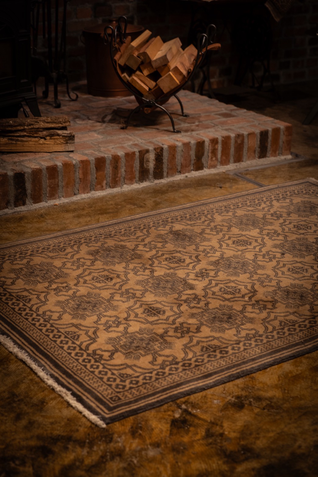 PERSIAN DESIGNED CARPET wool | old mountain