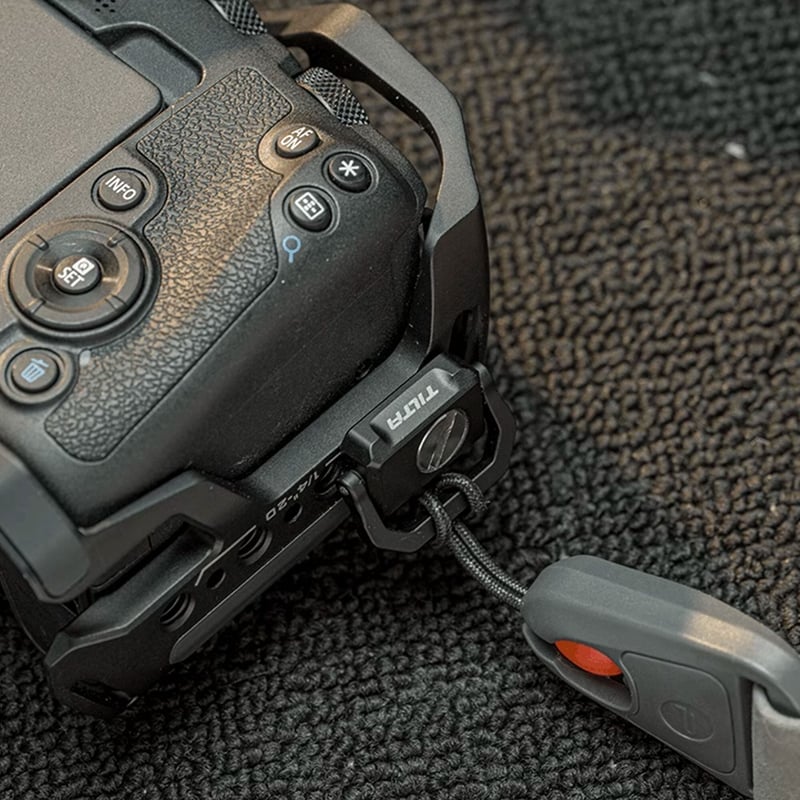 カメラストラップ用アタッチメント 1/4