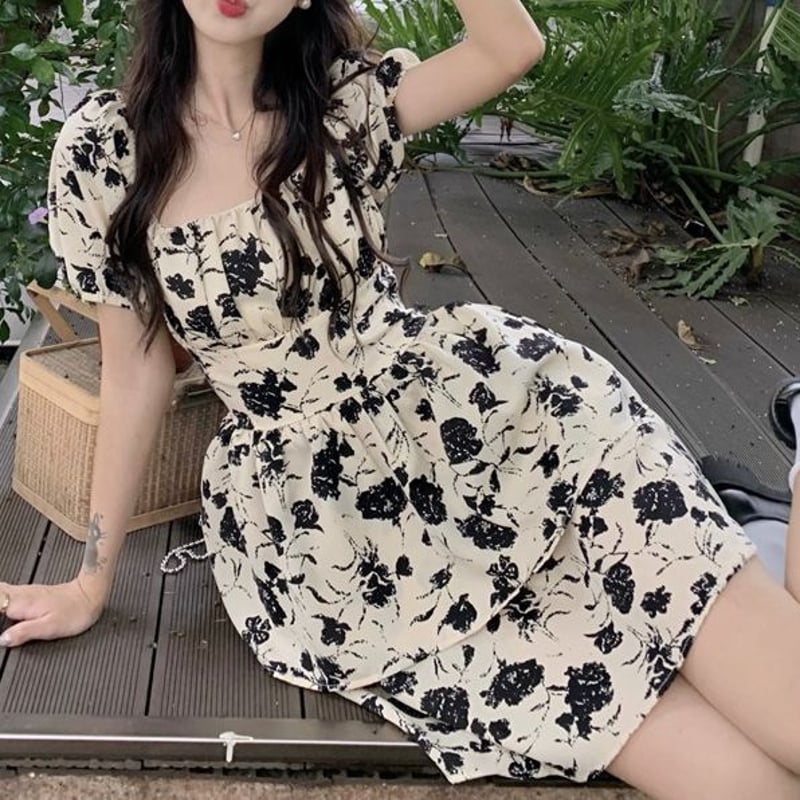 バックオープン 花柄ワンピース 背中開き バックリボン スクエアネック