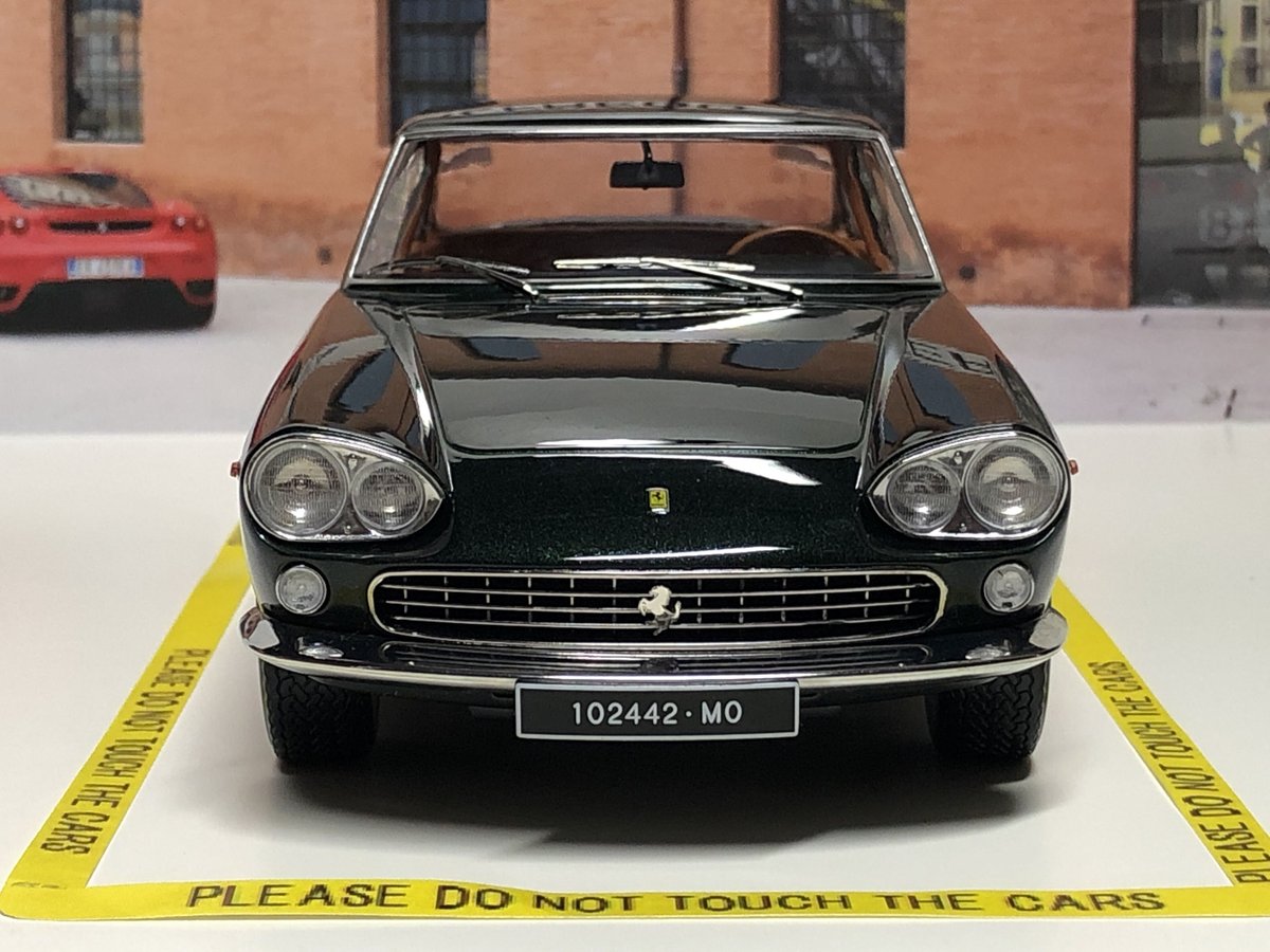 KK scale 1/18 Ferrari 330 GT 2+2 グリーン Enzo ferr