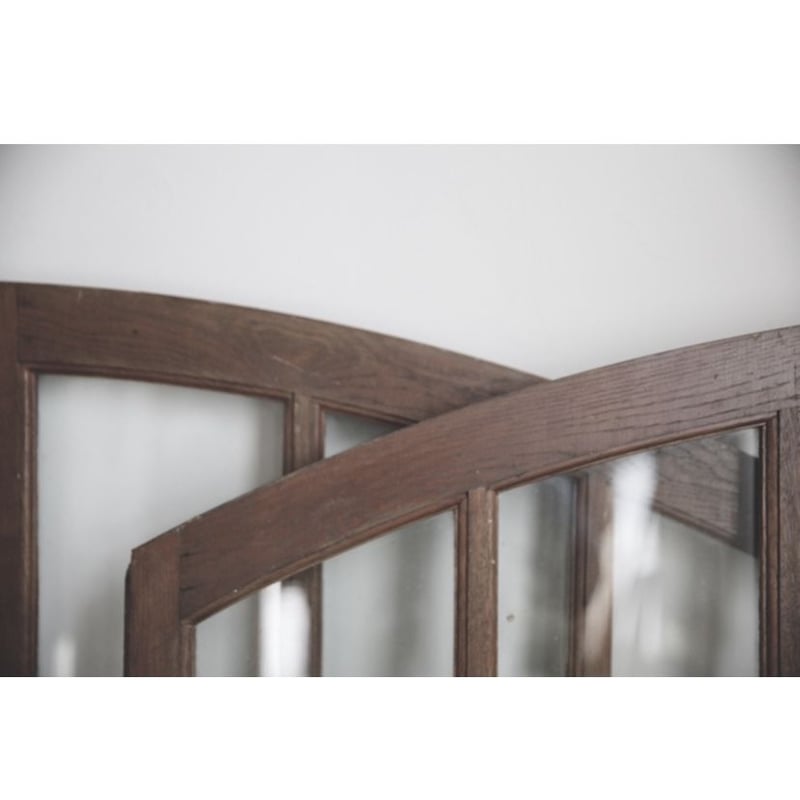 フレンチアンティーク 白鳥の錠付き アーチ型の窓枠 両窓 2枚 | Clair