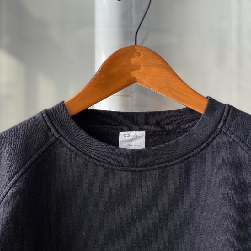 COMOLI コットン吊裏毛 クルーネック | Less Higashikawa