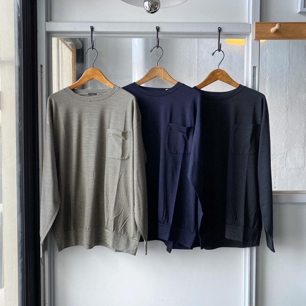 COMOLI ウール天竺 長袖クルー | Less Higashikawa