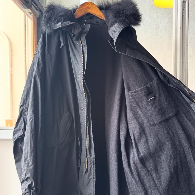 COMOLI コットンナイロン ミリタリーフーデッドコート | Less Higashikawa