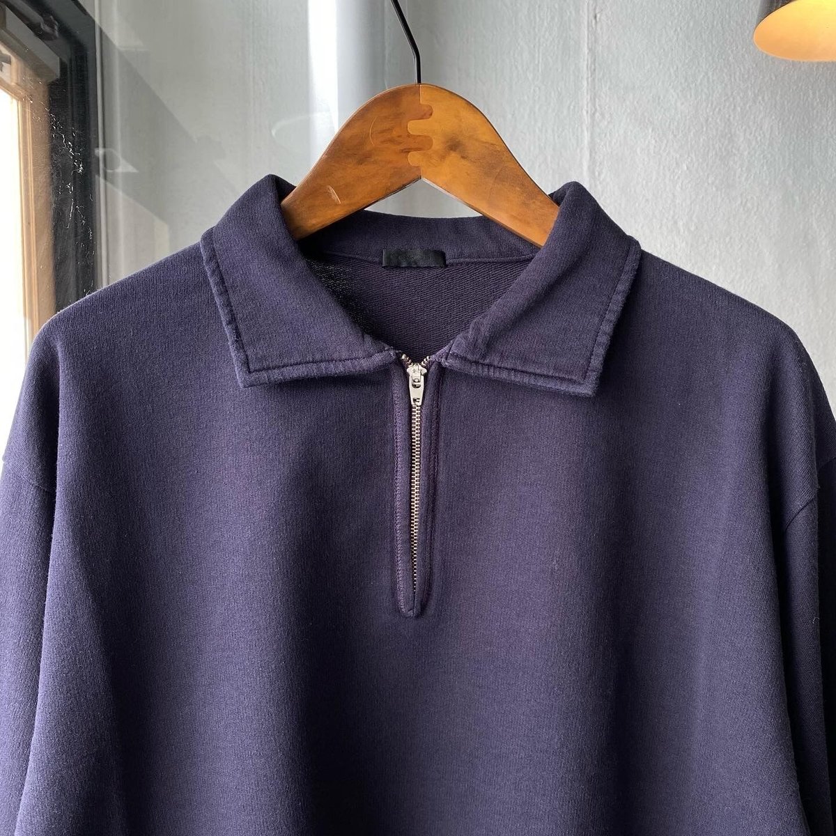 COMOLI コットンシルクジャージ ハーフジップPO | Less Higashikawa