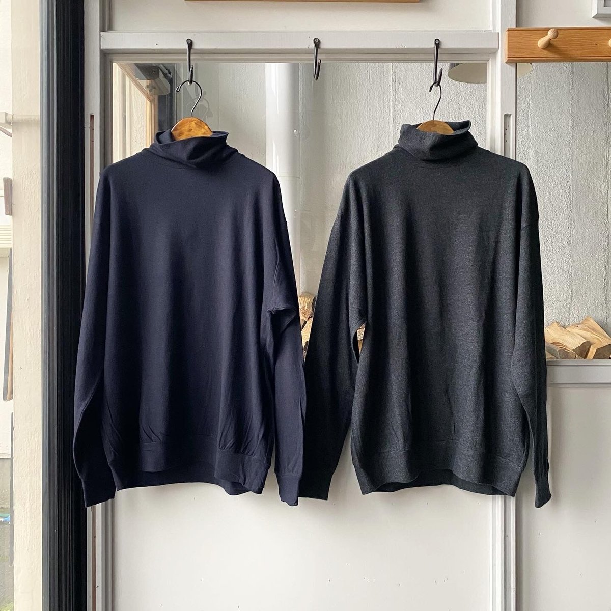 COMOLI ウール天竺 長袖タートルネック | Less Higashikawa