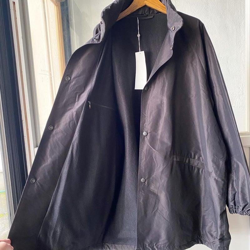 COMOLI コットンシルク フーデッドコート | Less Higashikawa