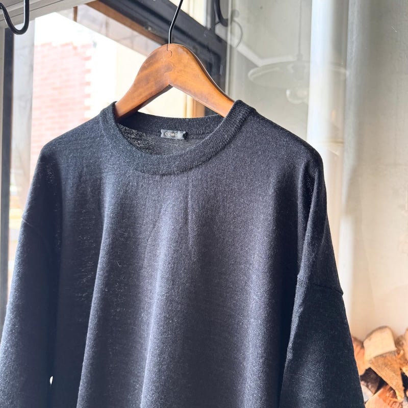 COMOLI ウール クルーネックニット | Less Higashikawa