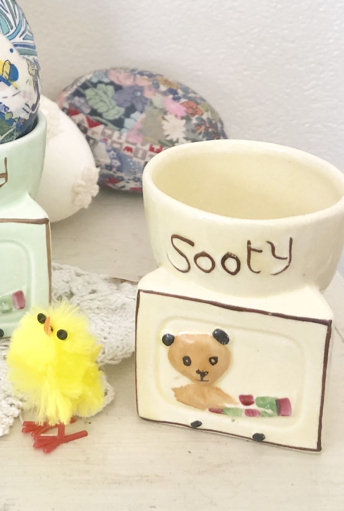 ○tb-6/Sooty スーティーのエッグカップ たまご色 | PISKEY -イギリス