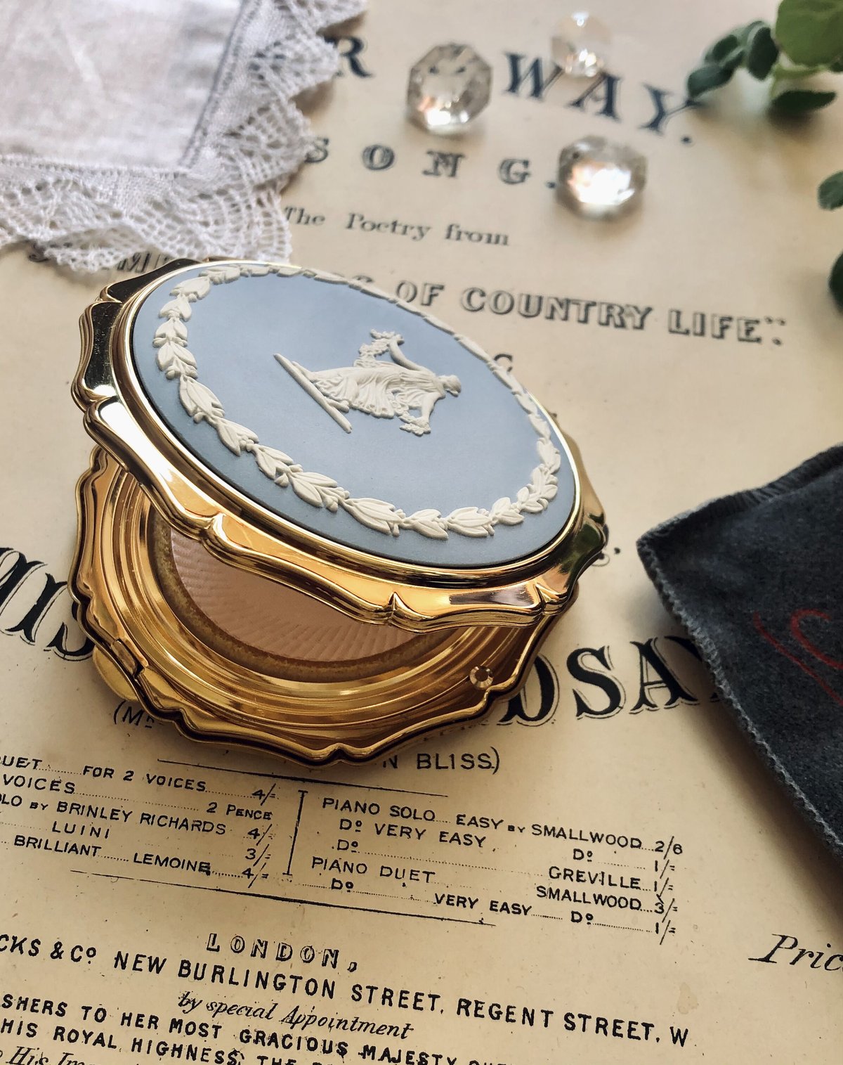 ○ab-84/ストラットン×ウェッジウッド ジャスパーのコンパクト