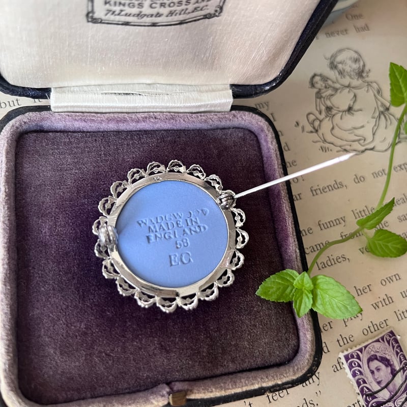 ○ab-385/1958年 ウェッジウッド ジャスパー＆シルバー製 天使の