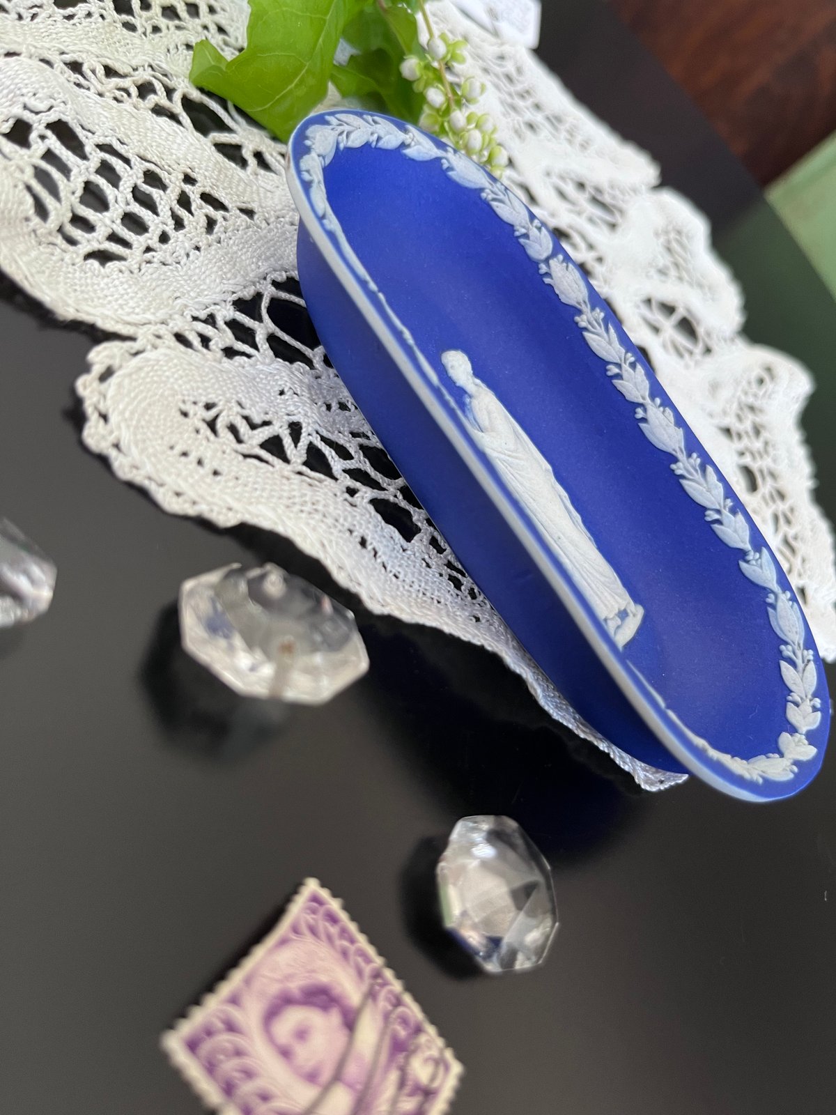 ○po-104/1868-1870年製ウェッジウッド ジャスパーウェアのピン