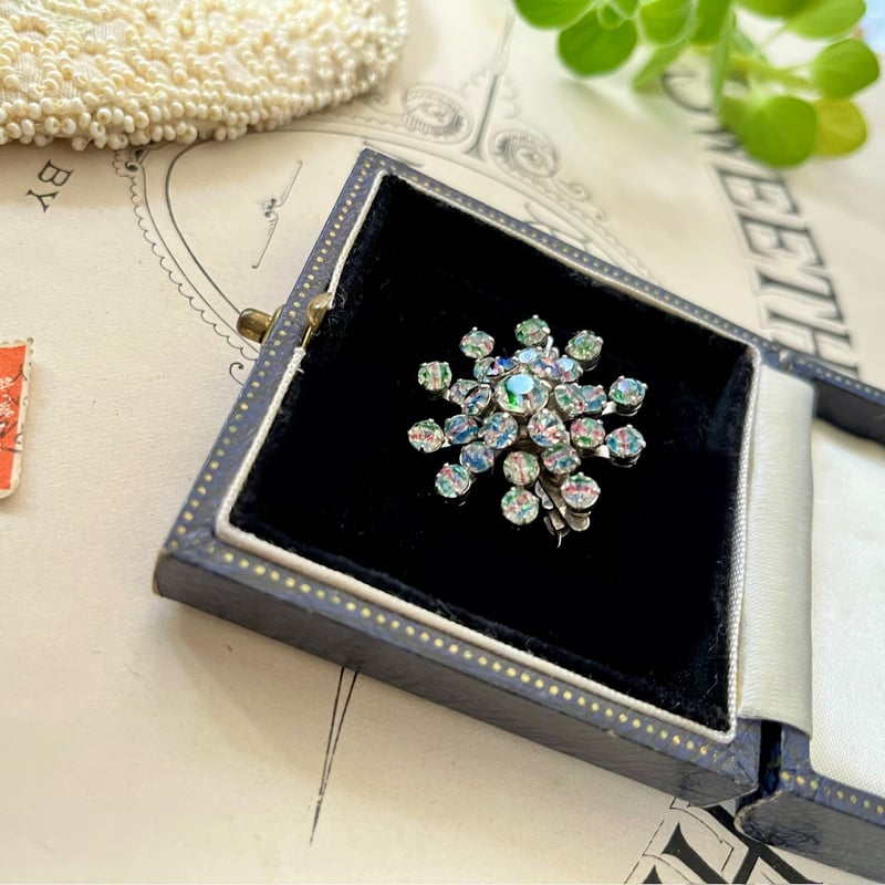 ○ab-427/アイリスガラスの星のブローチ | PISKEY -イギリスのふるい