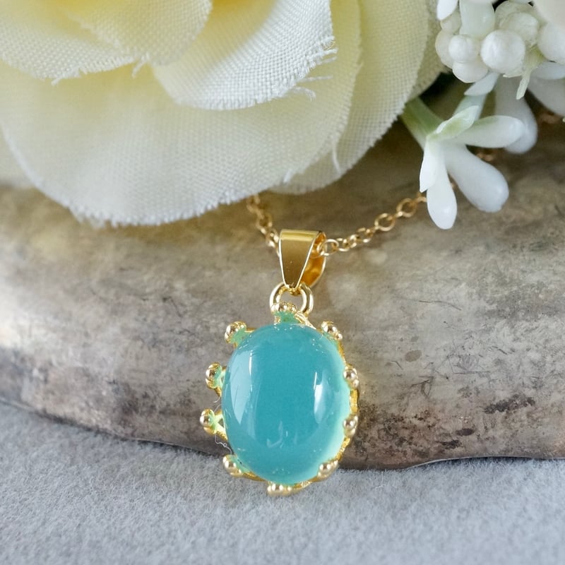 受注制作】シーブルーカルセドニー クラウンモチーフ ペンダントトップ