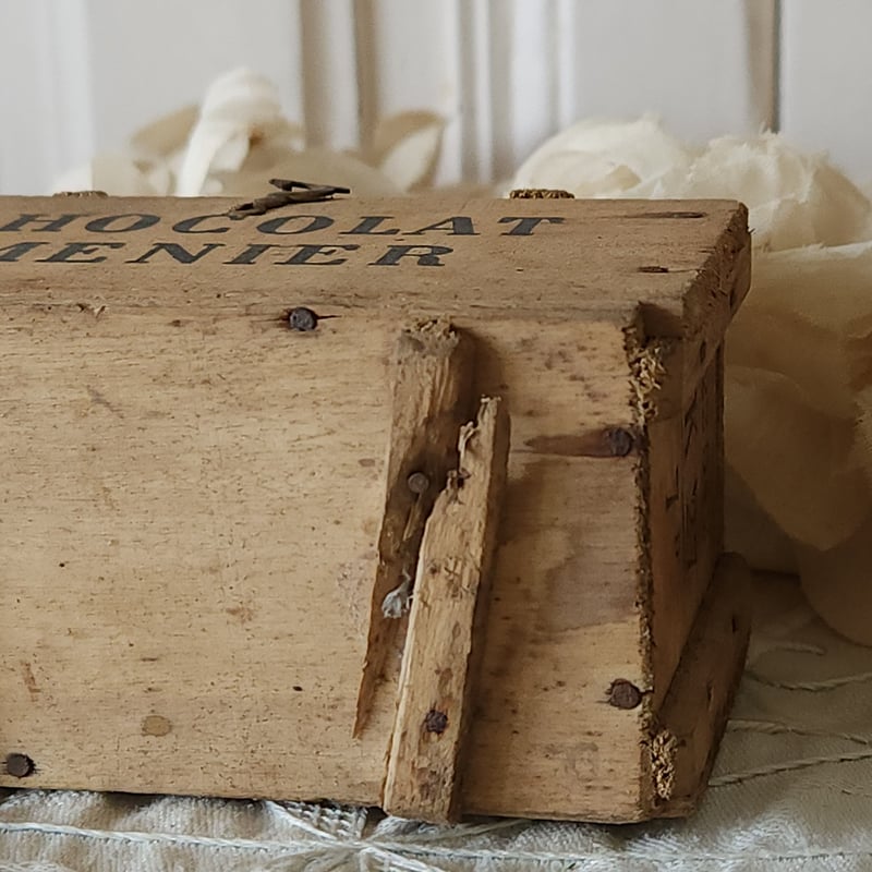 CHOCOLAT MENIER/ショコラムニエの木箱 | リボンときどきネコ