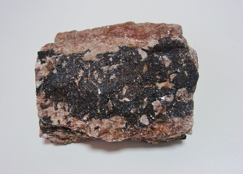 稀少 チェコ産 ピッチブレンド ボトリオイダル状 原石 ラジウム鉱石