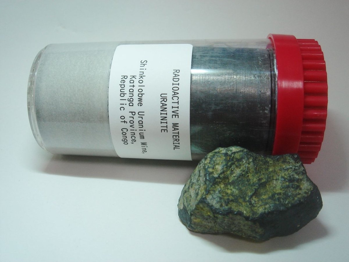 コンゴ産 ピッチブレンド/瀝青ウラン鉱/閃ウラン鉱 99,1g | ICONIC STORE