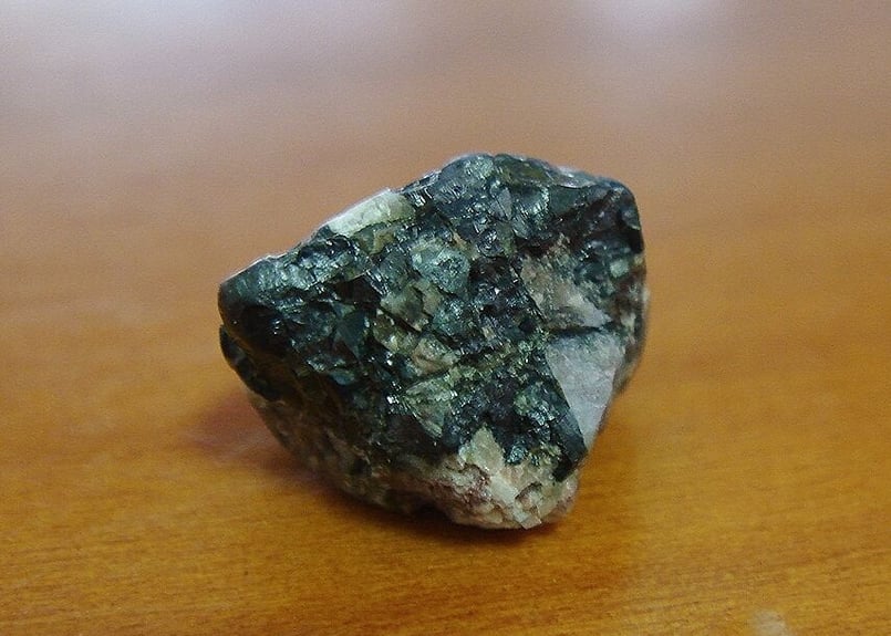 チェコ産 ピッチブレンド ラジウム鉱石 ペンダントトップ | ICONIC STORE