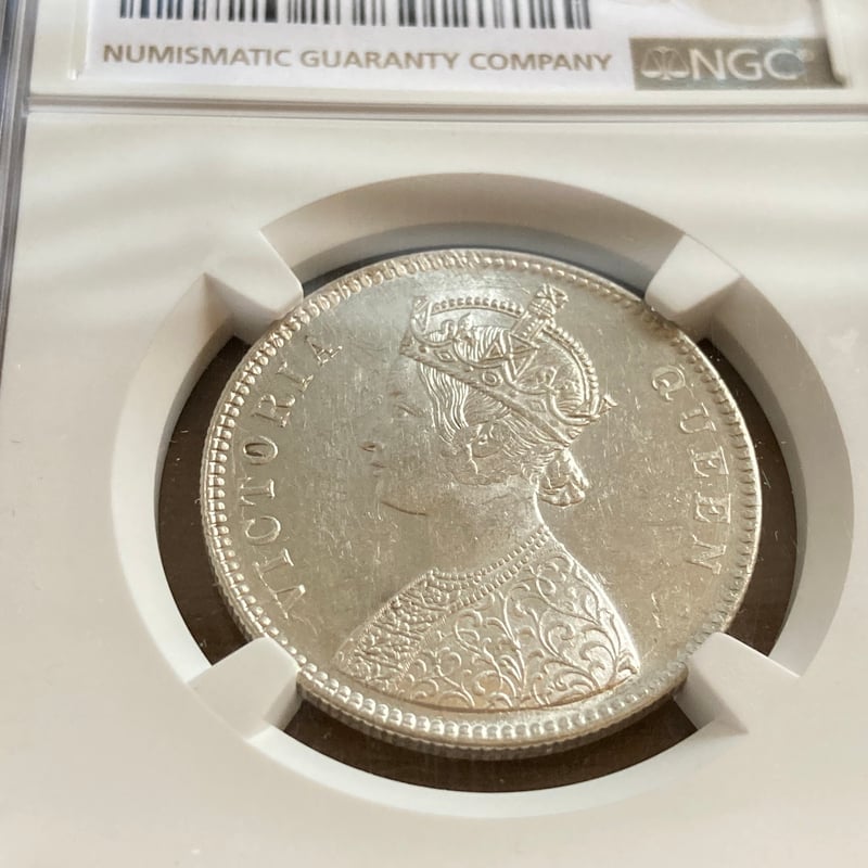 QUEEN刻印碑文 】NGC鑑定MS62 英領インド 1ルピー銀貨 ヴィクトリア