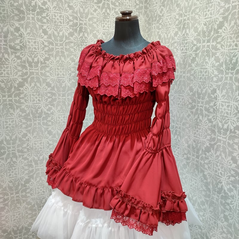 ATELIER-PIERROT】Shirring princess sleeve blous