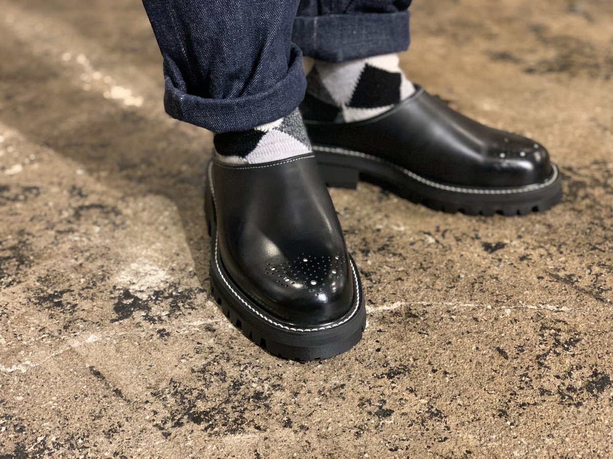 Hender Scheme / commando mule / black×white | pain