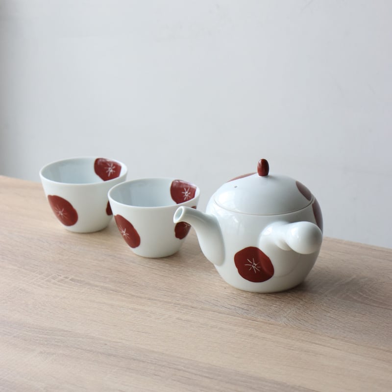 珐琅彩 胭脂紅地 梅花文 盃 一対｜陶磁器｜精巧作り 錦赤