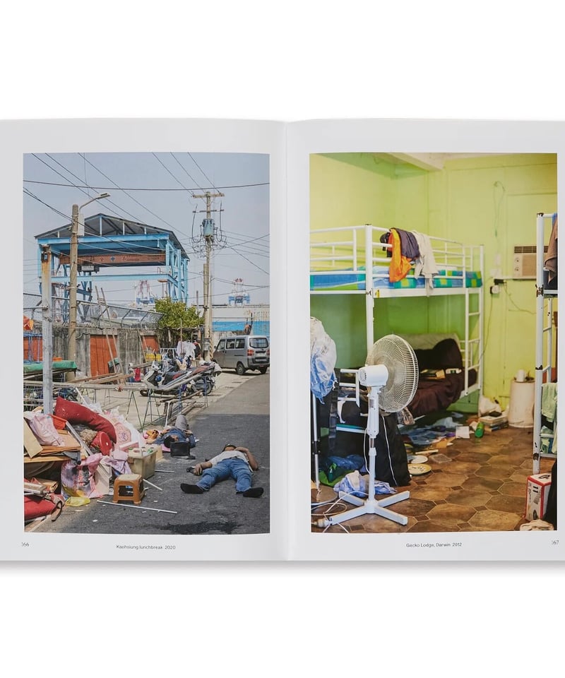 SOUND IS LIQUID｜Wolfgang Tillmans | button