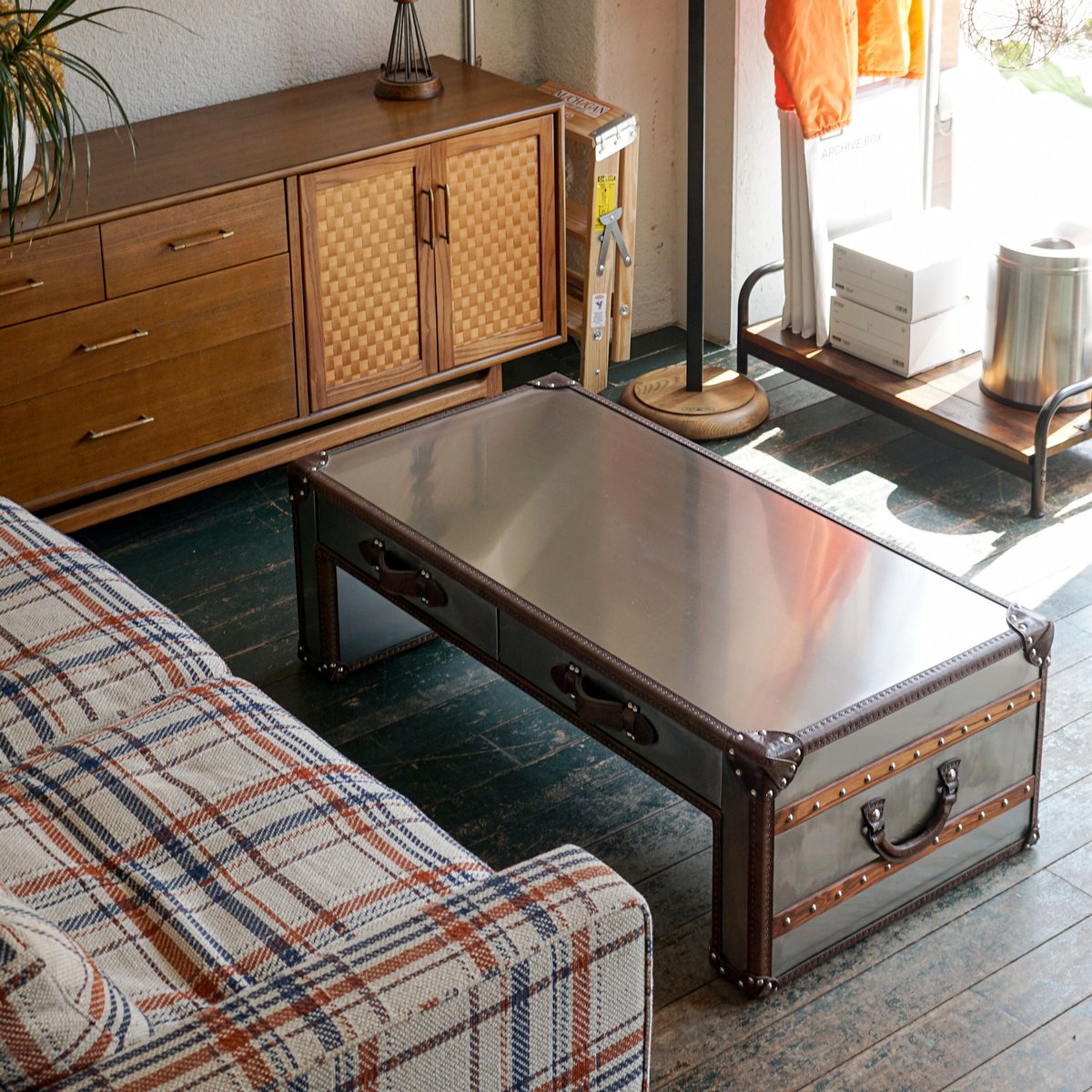 SLAB SMALL COFFEE TABLE / HALO | GENERAL STORE