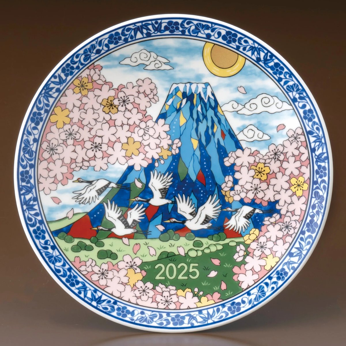 イヤーズプレート2025年「富士爛漫」（皿立付・化粧箱入） | KOBEIGAMA