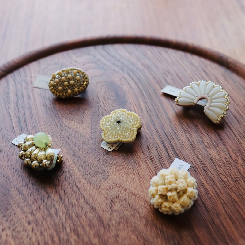 tamas こんばんは mini brooch | plum