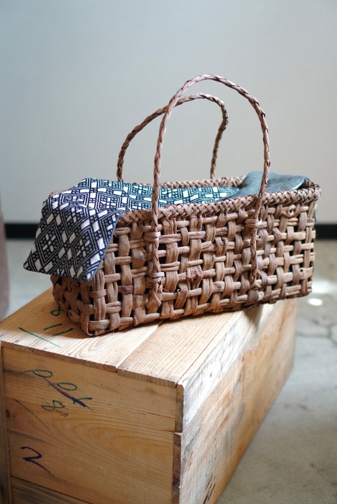 山葡萄の蔓 B級品 1キロ 山葡萄の蔓 B級品 1キロ 山葡萄蔓1キロ④