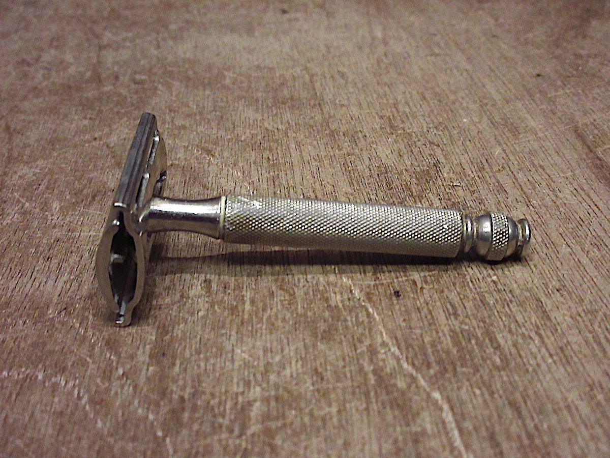 Gillette（ジレット）」のヴィンテージ・セーフティレイザー（両刃