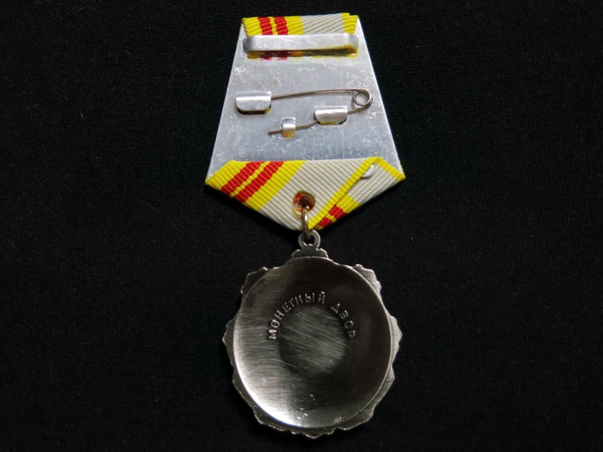 旧ソ連 労働栄光勲章 2級 ソ連軍 ソビエト連邦 精密複製 | MilitaryX's