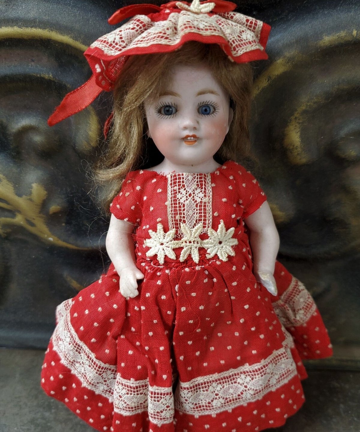 ミニョネット 赤いドレスのビスクドール アンティーク品