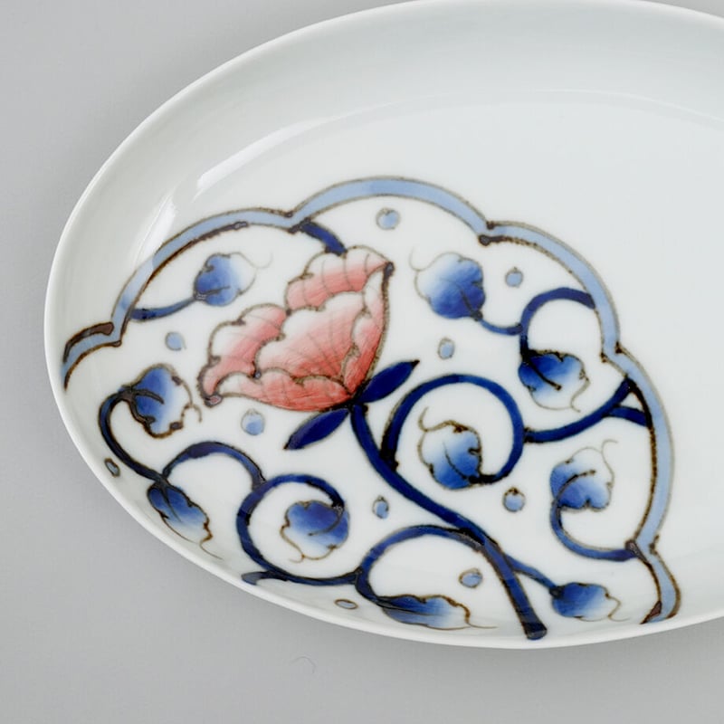 染付白抜 花赤絵 楕円皿(24、5cm) | (株) 中山陶和堂 有田