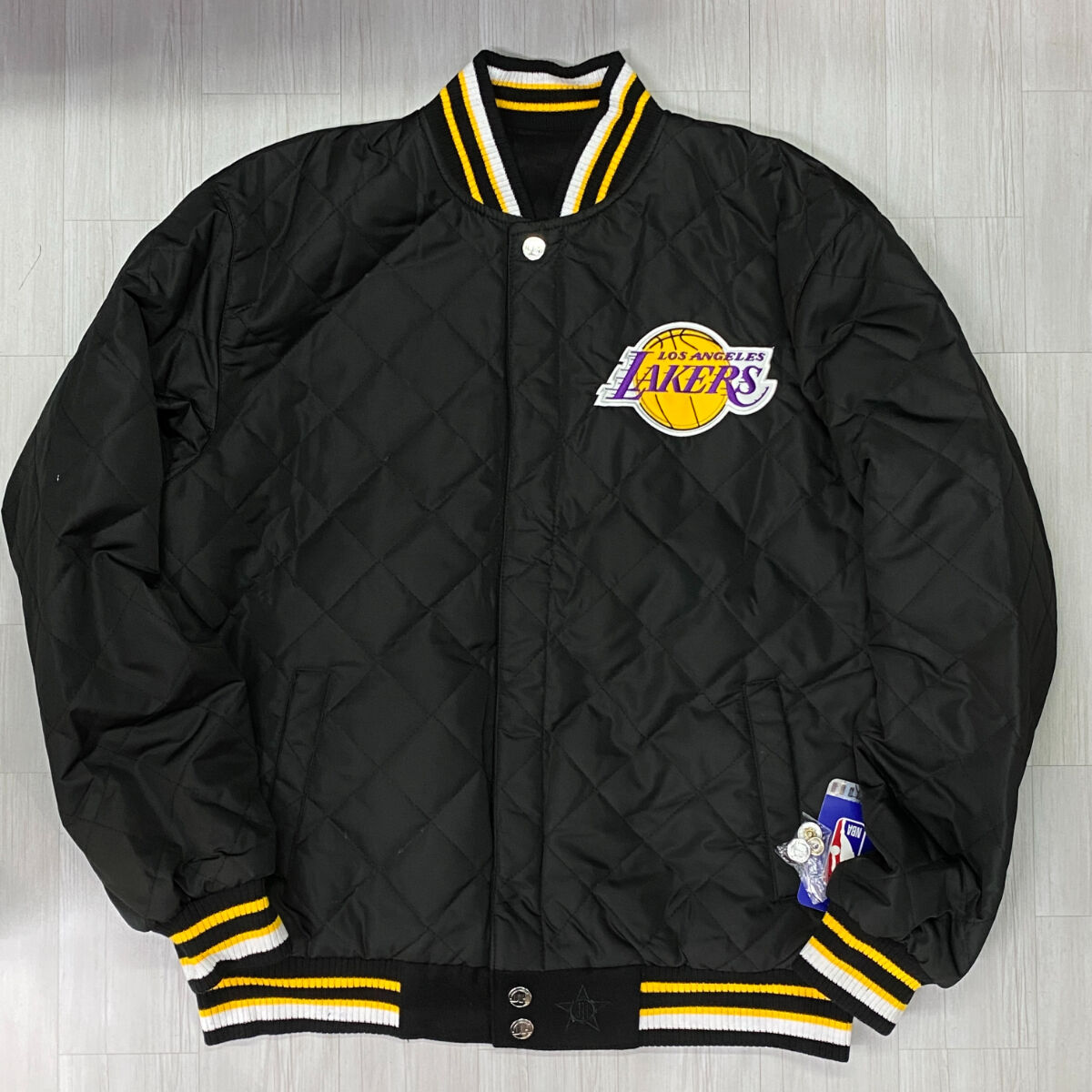 未使用】希少 LAKERS レイカーズ スタジャン サガラ ロゴ L相当 未使用