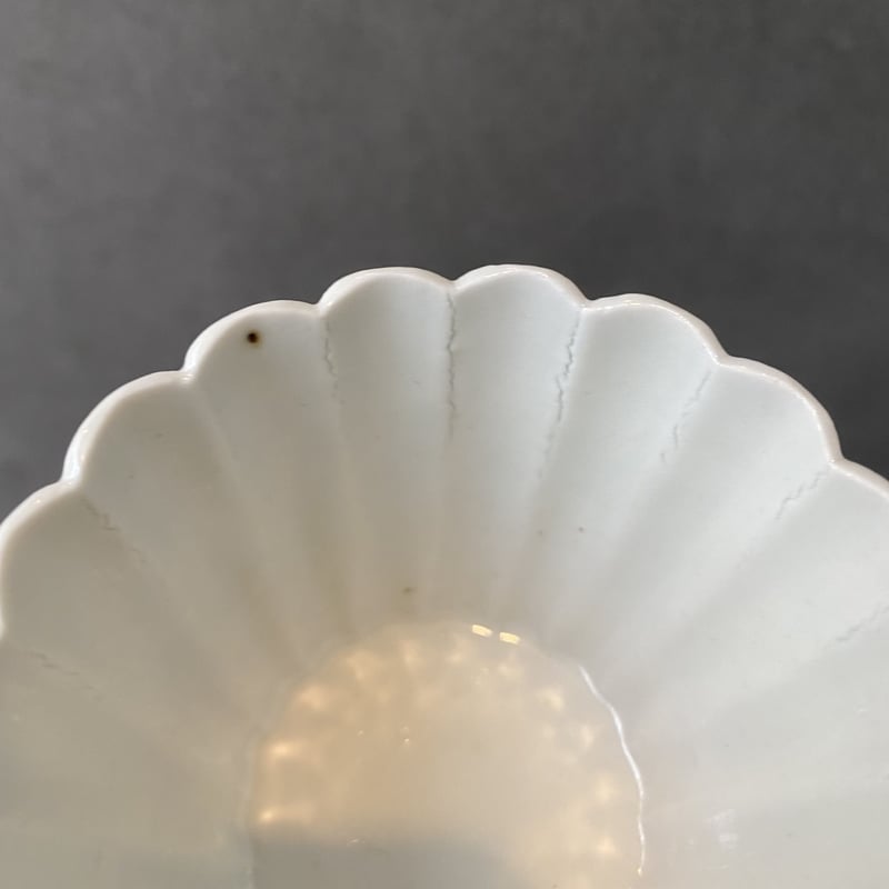 古伊万里白磁菊形猪口 | ～骨董のある暮らし～ 古伊万里 晴