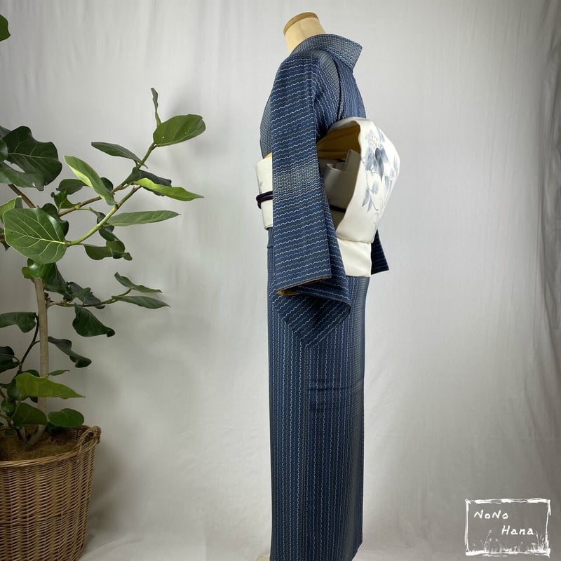 小紋】正絹 袷 折れ縞 鉄紺 | 野の花