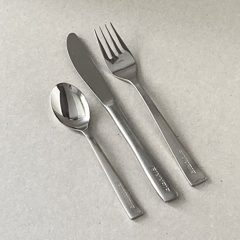 Finnair logo knife & fork Japan | retro number