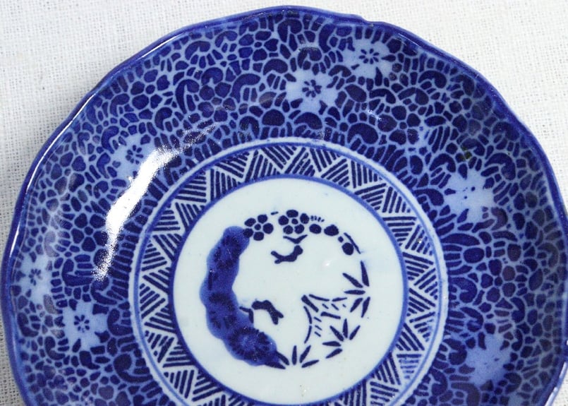 八花弁皿 染付 色絵付 取り皿 なます皿 岩 梅 菊 銘 明治 イ号 八花弁