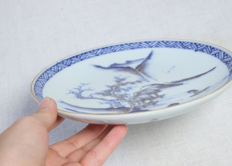 明治前期九谷焼金彩染付山水図通り物6寸皿 | 吉祥寺PukuPuku