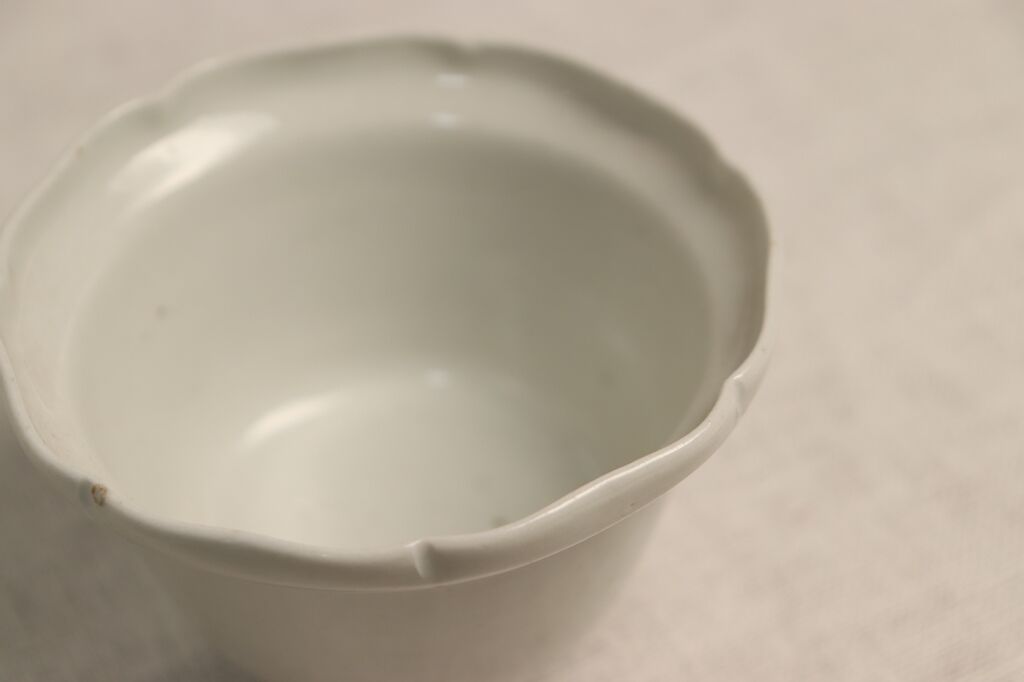 江戸中期柿右衛門白磁輪花縁向付 | 吉祥寺PukuPuku