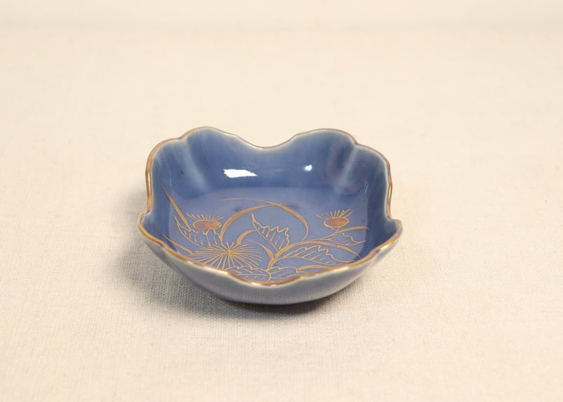 江戸中期瑠璃釉金彩薊図四弁小皿 | 吉祥寺PukuPuku