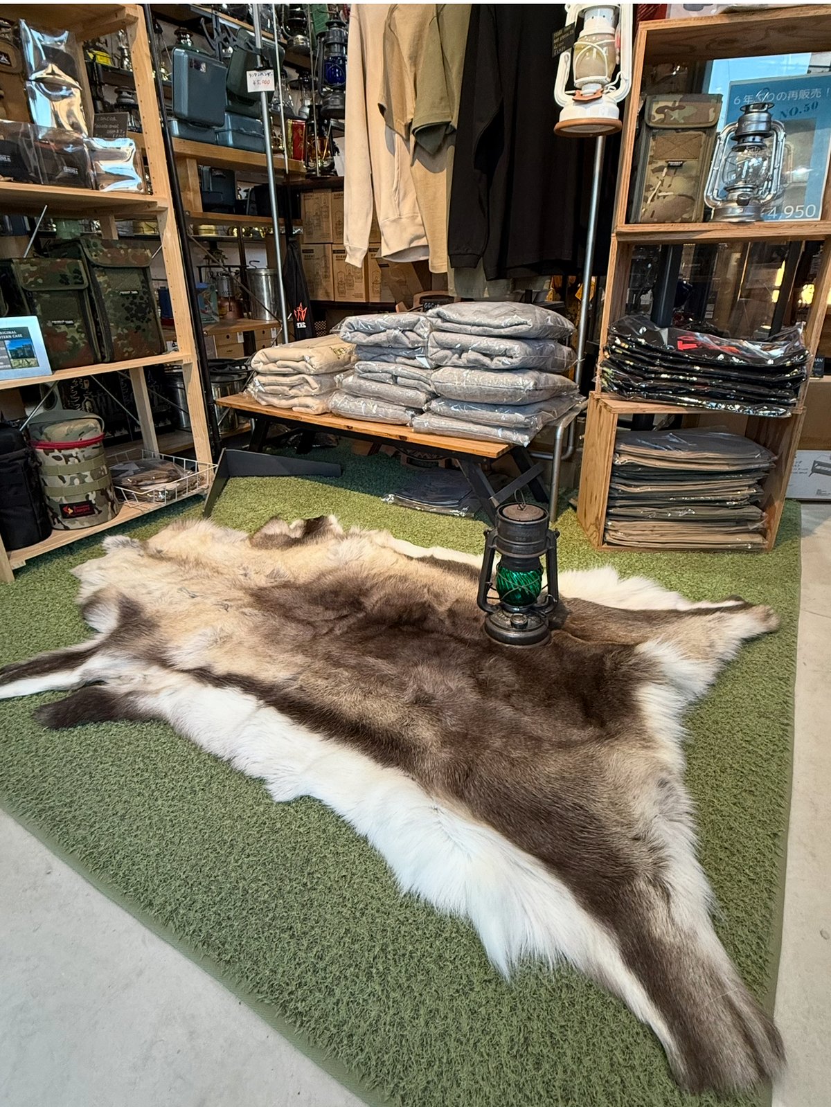 北欧❗️スウェーデン産‼️ トナカイ ファー 毛皮 ラグ マット 1頭分